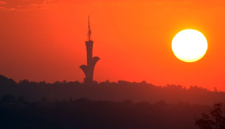 Recorde de calor: DF fecha agosto batendo marca histórica de temperatura para o mês