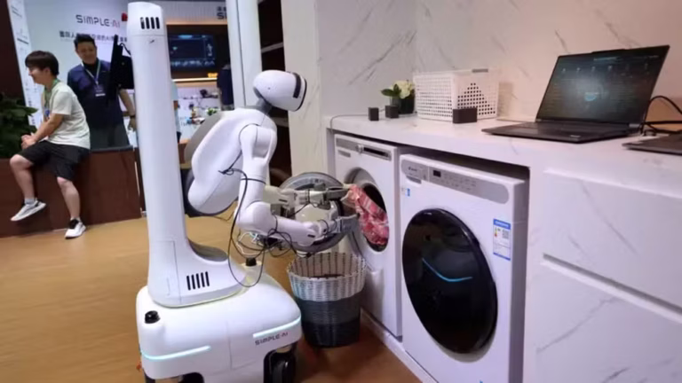 Chefes de empresas de tecnologia pedem desaceleração da IA — mas o que a China pensa?