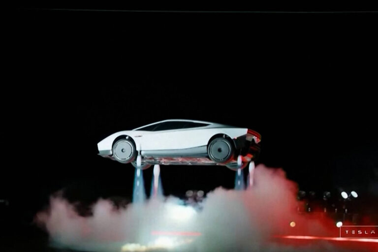 Carro voador da Tesla vira meme nas redes sociais